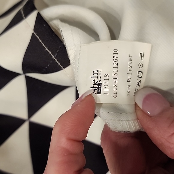 Black & White Super Cool Dress - Picture 4 of 6